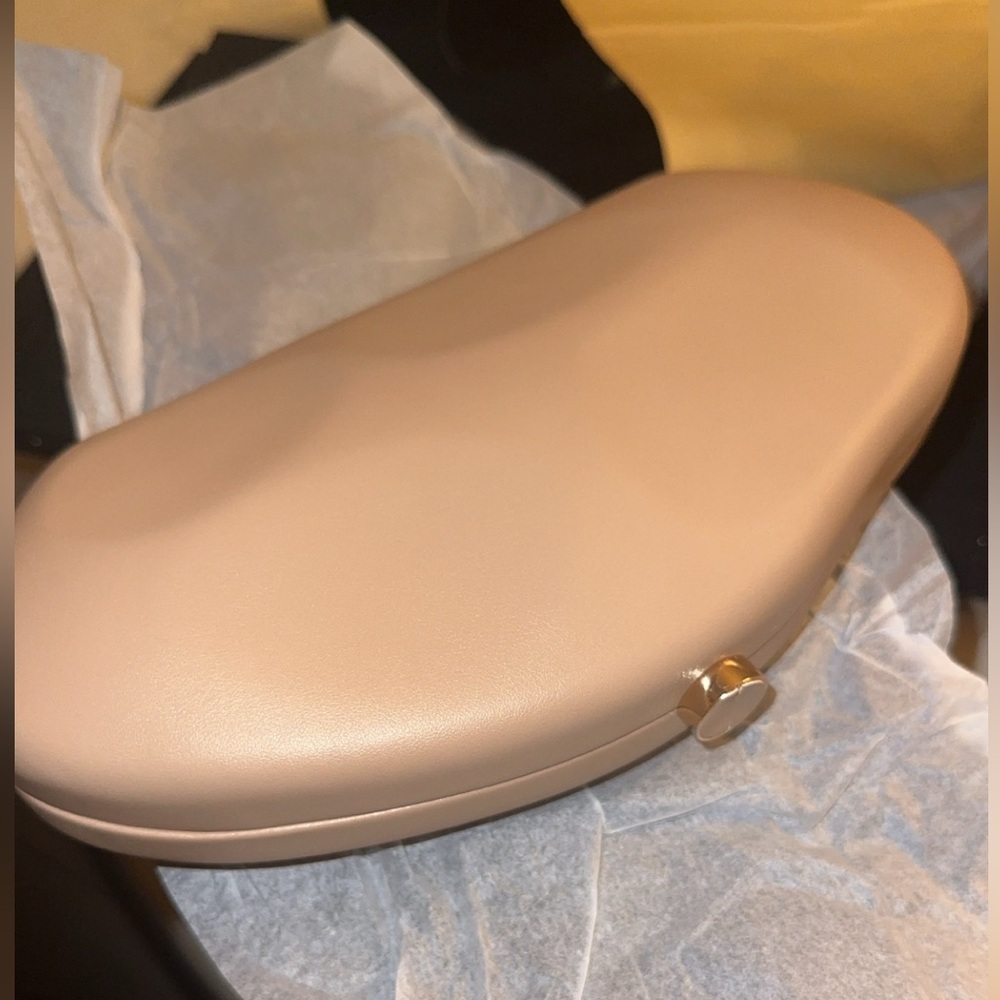 Nude Oval Clutch | Gold Clasp Evening Bag - Picture 4 of 6